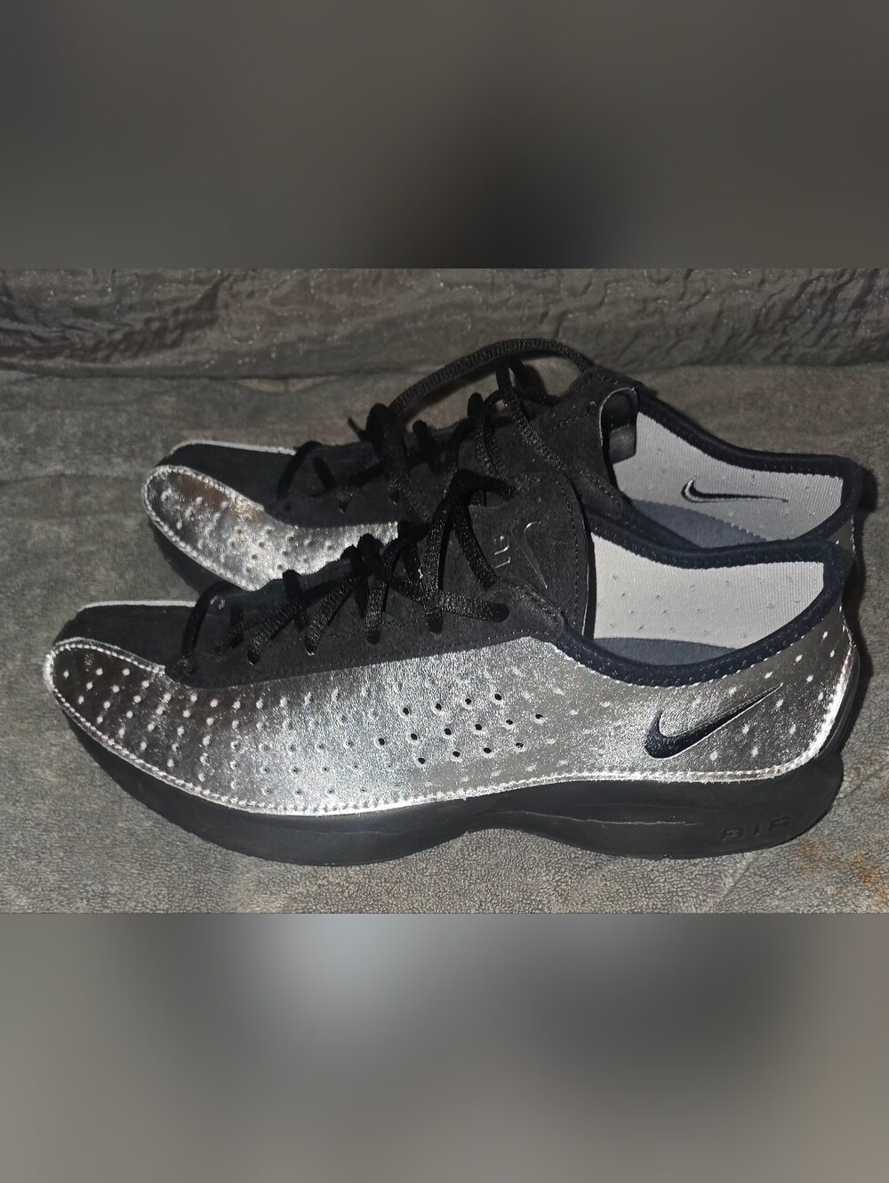 Nike Air Superfly Women’s 10.5 Metallic Silver Black Sneakers IB5824-001
